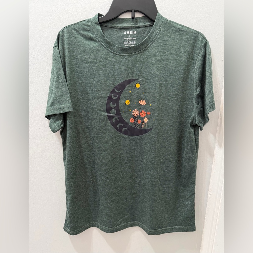 SHEIN Green Crewneck Graphic Tee